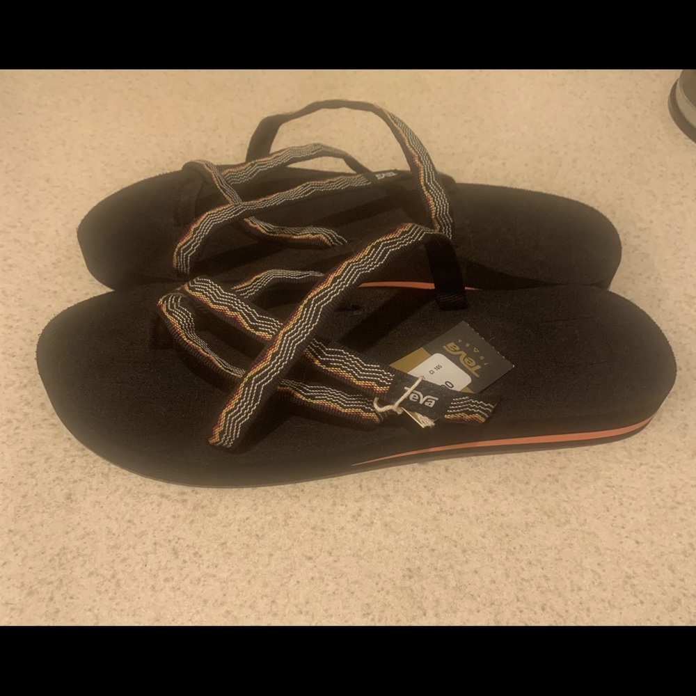 NWT - Women’s Teva Sandals (Size 9)